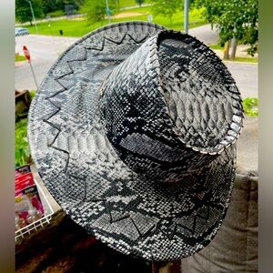 Wide Brim Snake Skin Pattern Fedora